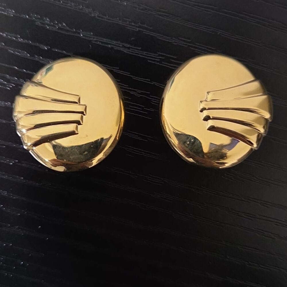 Vintage Vtg Signed Monet Gold Tone Round Clip On Earrings Ribbed Art Deco